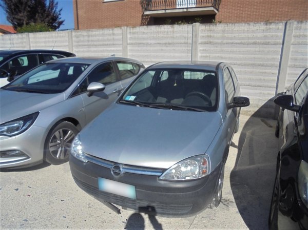 Opel Corsa  - Clothing and accessories - Bank. n. 34/13 - Perugia Law Court - Sale 6