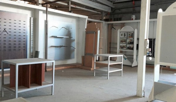 Mobili para tienda y oficina - Semielaborados y equipamiento - Quiebra 112/2015 - Tribunal de Foggia - Venta-5
