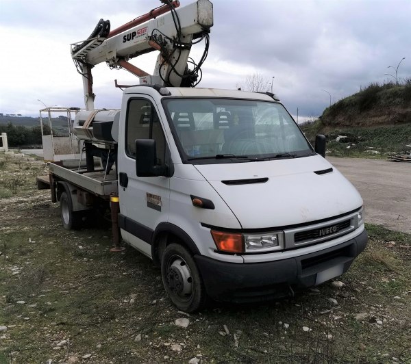 Truck with aerial platform - Various equipment - Bank. 67/2019 - Benevento L.C.