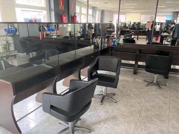 Hairdressing Furniture and Equipment - Bank. 99/2021 - La Coruña Law Court n. 1