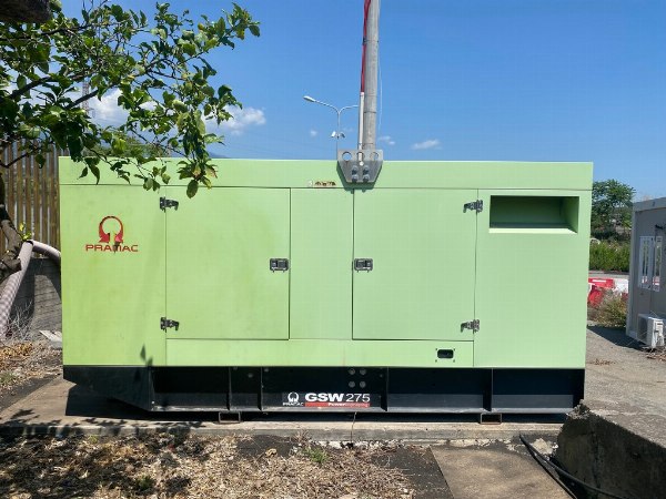 Prefabricated buildings and tower cranes - Electric compressors and generator - Jud. Liqu. n. 10/2022 - Catania L.C. - Sale 2