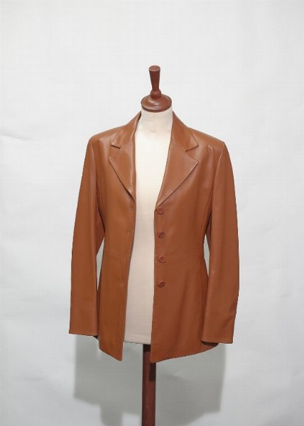 Men's and women's clothing - Leather jackets, furs - Fabrics and leather - Cred agr n. 2/2021 - Firenze law court - Sale 2