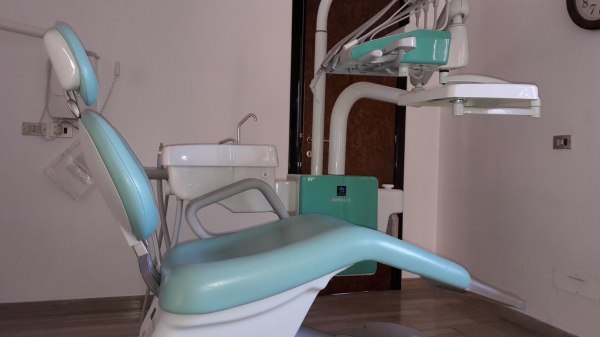 Attrezzature e Arredi per Studio Dentistico - Liquidazione Privata - Vendita 8