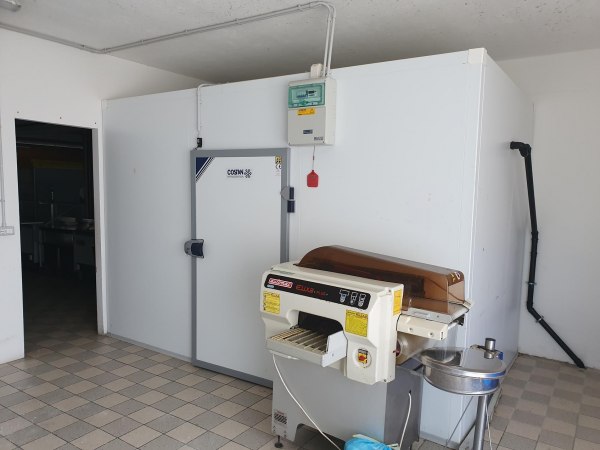 Supermarket - Equipment and furnishings - Bank. 24/2018 - Trento L.C. - Sale 3