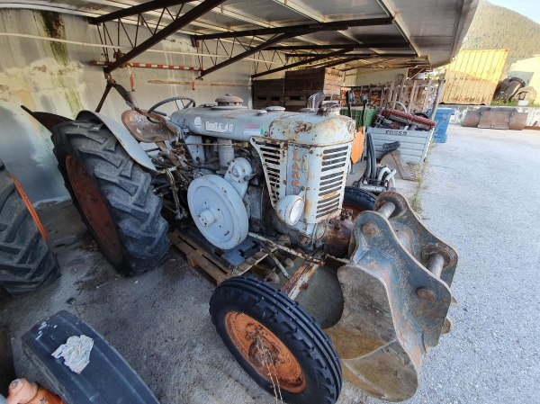 Agricultural vehicles collection - Vintage mopeds - Bank. 35/2013 - Trento L.C. - Sale 2