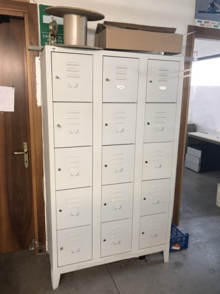 Klädpaket - Maskiner och utrustning - Konkurs 143/2018 - Trib. di Vicenza - Försäljning 6