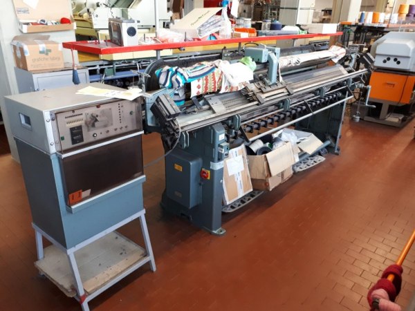 Various knitting equipment - Bank. 171/2019 - Vicenza L.C. - Sale 4