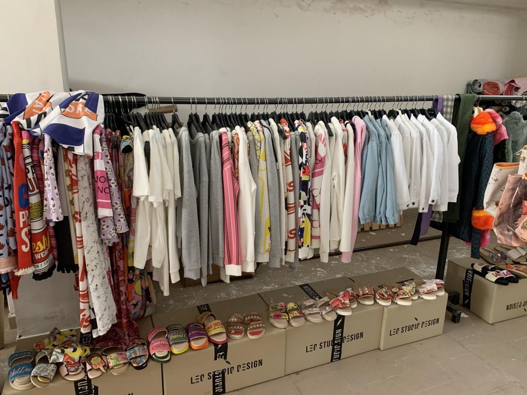 Stock di Abbigliamento e Accessori Gobid