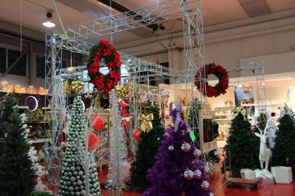 Christmas decorations - Office furniture - Bank. 30/2018 - L'Aquila L.C. - Sale 10