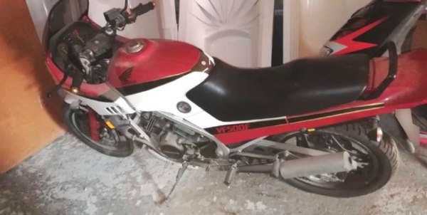 Materiali edili e idraulici - Honda VF 500F e Alfa Romeo 166 - Fall. n. 37/2019 - Trib. di Avellino - Vendita 3