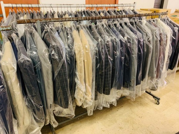 Jackets and sewing machines - Bank.941/2019 - Milan L.C. - Sale 6