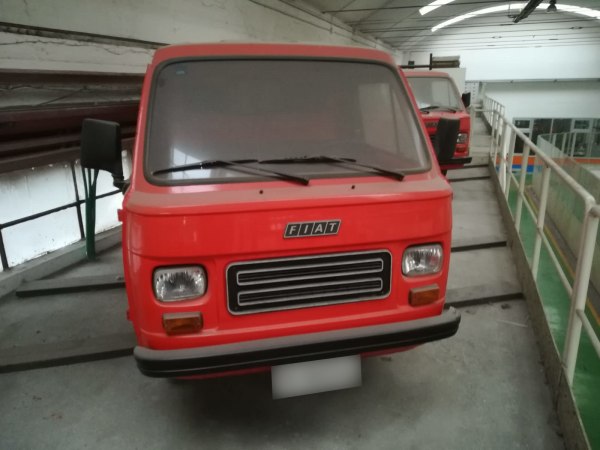 N. 3 FIAT 900 T Vans - Bank. 366/2019 - Milano L. C. 