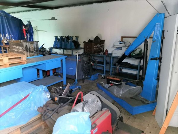 Mini excavator and - Workshop equipment - Bank.  23/2017 - Benevento Law Court - Sale 2