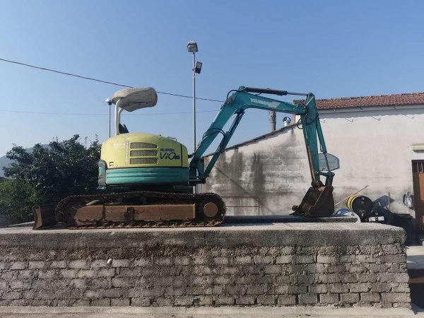 Mini excavator and semi-trailers - Workshop equipment - Bank.  23/2017 - Benevento Law Court 