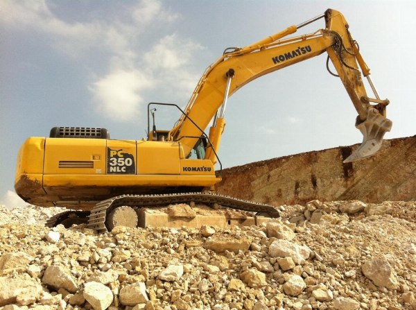 Earth moving - Excavators and vehicles - Cred. Agr. 1/2012 - Avellino L.C. -Sale 3