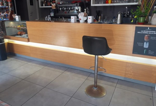 BAR furniture and equipment - Mob. Ex. n. 319/2020 - Latina Law Court - Sale 3