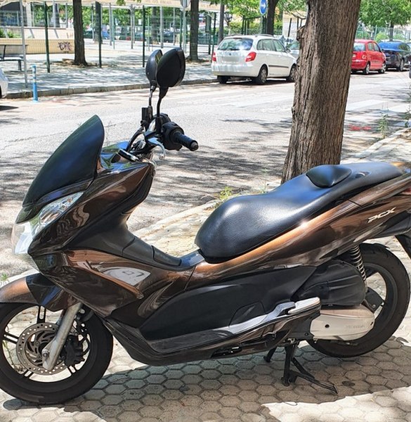 Motocicletas Honda PC 40 y JC 28 - Juzgado de Justicia de Sevilla - Concursal n. 163/2021 - Venta 2