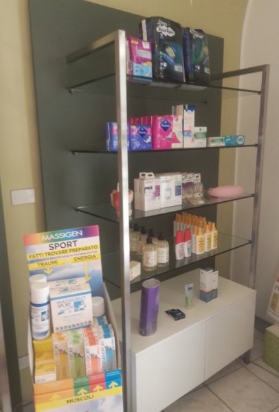 Ocular Pressotherapy - Dermo-cosmetic products and shelves - Mob. Ex. n. 1314/2021 - Catania Law Court  - Sale 3