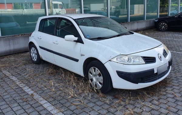 Personenwagen, Lastwagen und Lieferwagen - Büromöbel - Verwaltung 3/2016 - Gericht von Verona - Verkauf 5