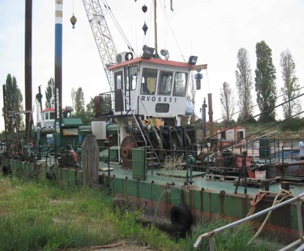 Maritime and river constructions - Dredges, motor pontoons and boats - Cred. Agr.22/2018 - Padua Law Court