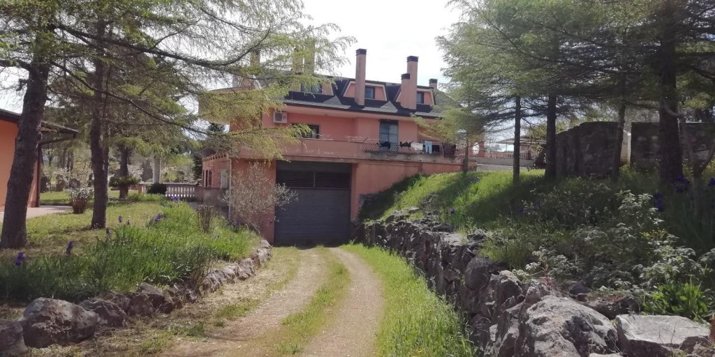 Right of usufruct on a warehouse and a land in Santeramo in Colle (BA) - SHARE 1/6 - LOT 2
