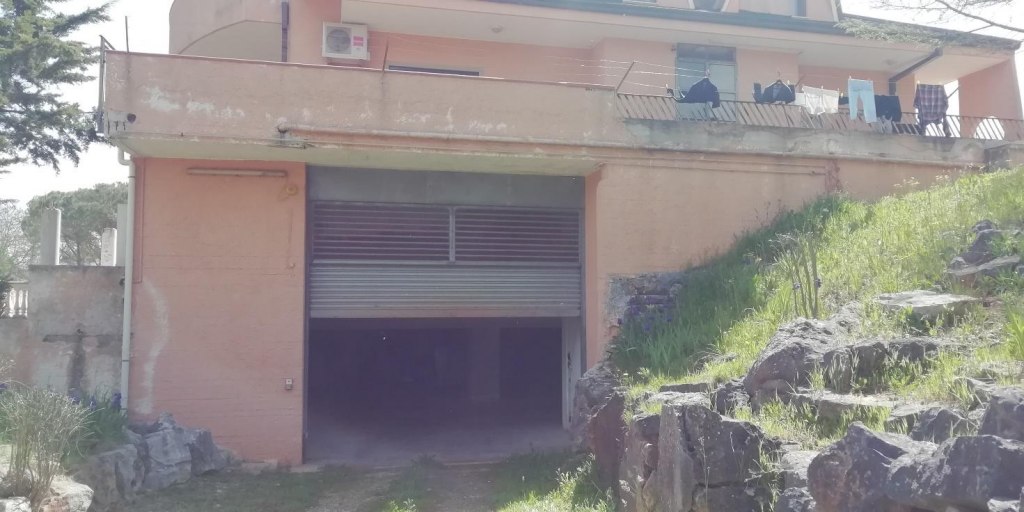 Diritto di usufrutto su deposito e terreno a Santeramo in Colle (BA) - QUOTA 1/6 - LOTTO 2