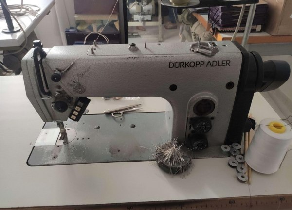 Sewing machines, fabrics and furnishings - Mercedes E-Class - Santa Maria Capua Vetere L.C. - Sale 3