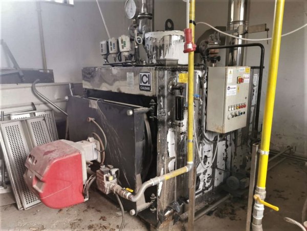 Dairy equipment - Vehicles and office furniture - Bank. 35/2019 - Avellino L.C.-Sale - 4