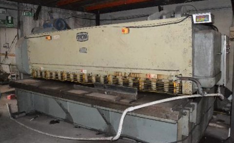 Trabalho em metal - Móveis Variados - Fal. 46/2020 - Trib. de Perugia - Venda 5