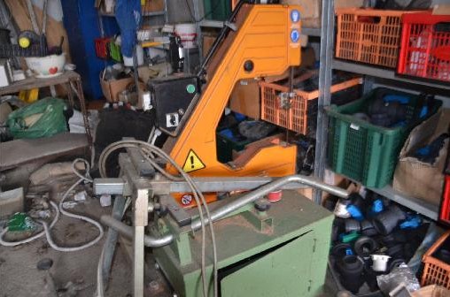 Trabalho em metal - Móveis Variados - Fal. 46/2020 - Trib. de Perugia - Venda 5