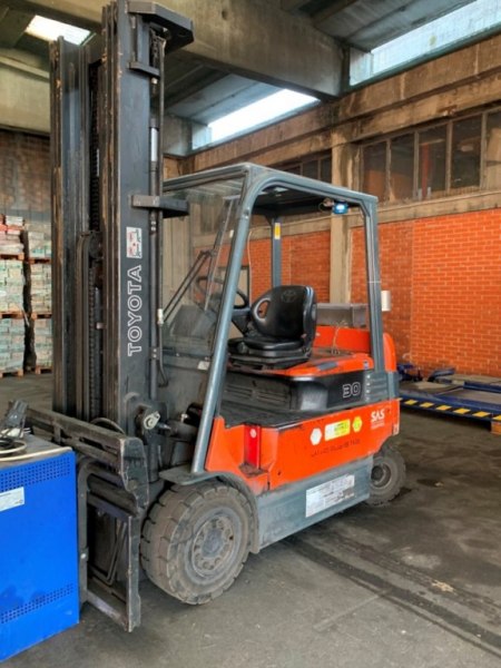 Carrello Elevatore Toyota - beni strumentali provenienti da leasing - Vendita 2