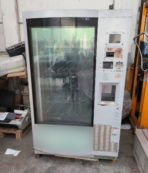 Distributore automatico - N&W Global Vending - beni strumentali provenienti da leasing