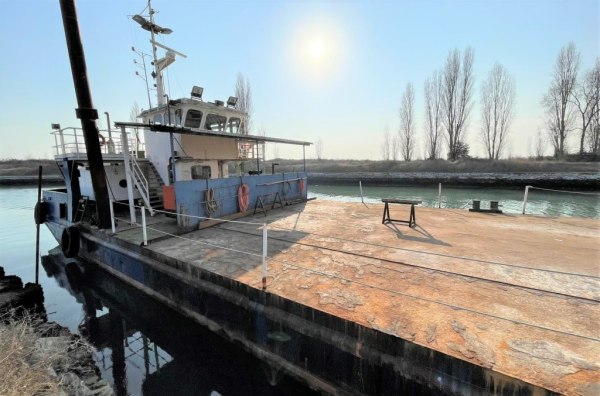 Maritime and river constructions - Dredges, motor pontoons and boats - Cred. Agr.22/2018 - Padua Law Court - Sale 2  