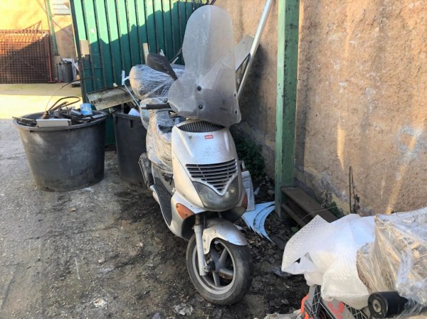 Aprilia Scooter - Work Equipment - Bank. 35/2021 - Roma Law Court  - Sale 2