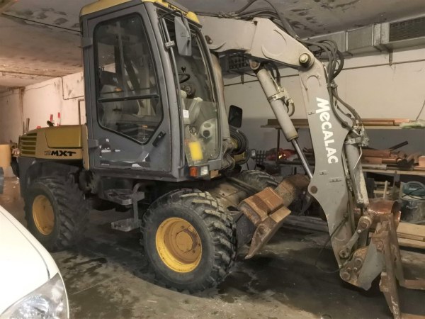 Construction Equipment - Wheeled Excavator - Bank. 35/2021 - Terni Law Court  - Sale 2