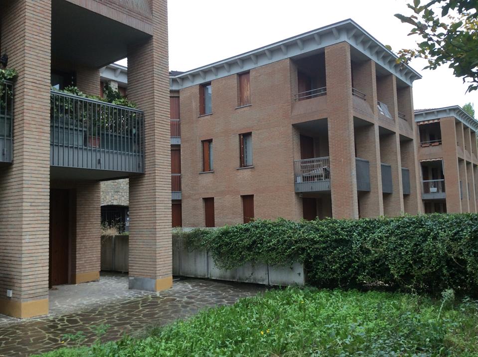 Apartment with garage and cellar in Merate (LC) - LOT 22