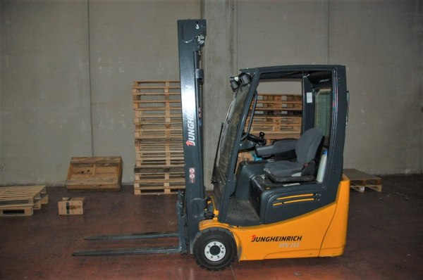 Forklift Truck and Pallet Truck - Machinery and Equipment - Cred. Agr.30/2017 - Perugia Law Court 