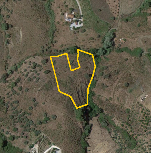 Súelos rusticos y viviendas en Competa - Málaga - Juzgado de lo Mercantil N°1 de Malaga