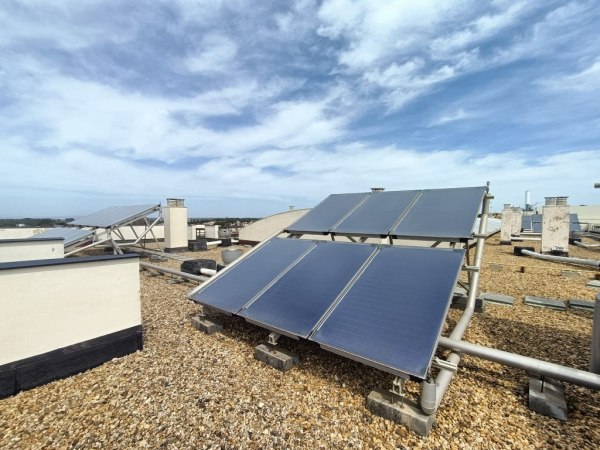 Componenti Linea Energia Solare Termica per la Produzione di ACS - Tribunale di Huelva