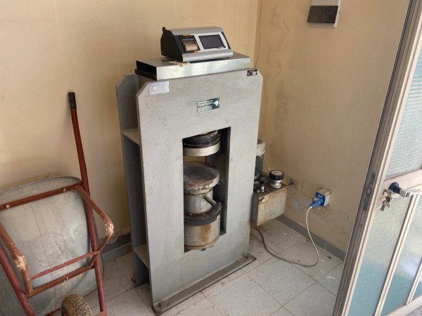 Beton testapparatuur, compressor en kantoorinrichting - Faillissement 64/2019 - Rechtbank van Syracuse - Verkoop 5