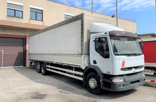 Autocarro Renault 22 CVA1 - 320 - Liquidazione Privata 