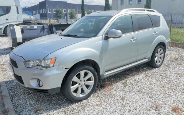 Mitsubishi Outlander - Capital Goods from Leasing - Intrum Italy S.p.A. 