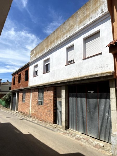 Two houses and warehouse in San Roque - Cádiz - Spain - Law Court N.1 of Cádiz