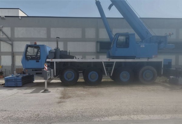 Mobile crane, bus and trucks - Capital Goods from Leasing - Intrum Italy S.p.A.