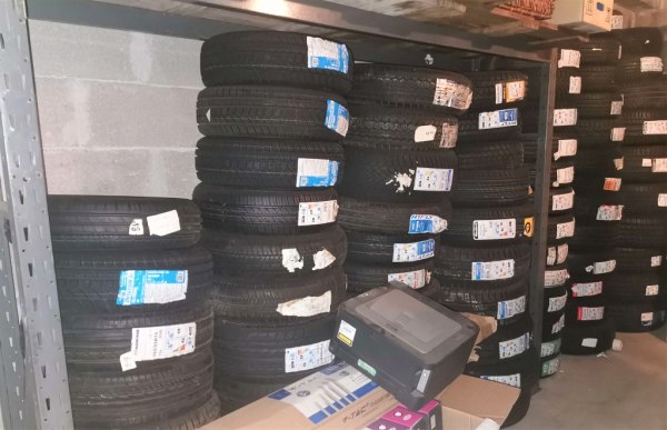 Tires for Cars - Bank. 8/2022 - Terni L.C.