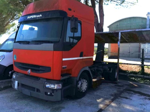 Trattori stradali - Autovetture e rimorchio - Beni Strumentali da Leasing - Intrum Italy S.p.A.