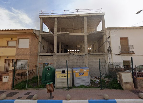Terreno edificabile a Málaga ed edificio in costruzione a Cogollos de la Vega - Spagna - Trib. N.2 di Malaga