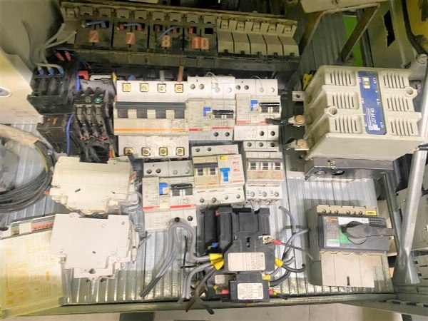 Arredi e attrezzature per ufficio - Materiali per impianti elettrici - Fall. 10/2021 - Trib. di Siracusa - Vendita 4