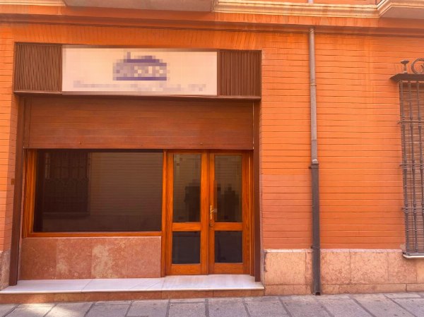 Locale commerciale con ufficio ad Antequera - Málaga - Spagna - Trib. N.1 di Malaga