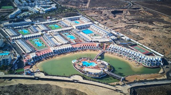 Vennita di Unità Produttiva - Settore Turìsticu a Lanzarote Sands Beach Resort - Tribunale di Commercio N°2 Las Palmas